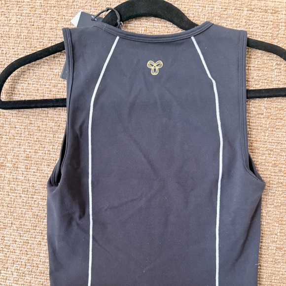 NWT Aritzia Golden Activewear Tank - Picture 2 of 3